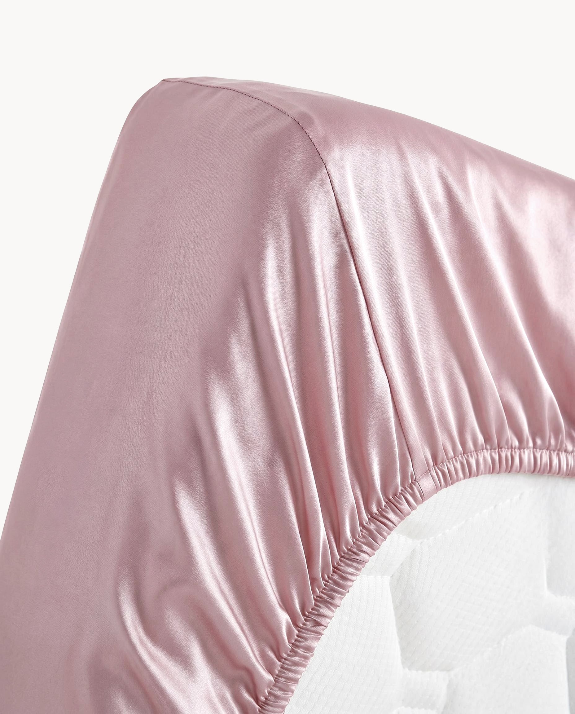 Vaaleanpunainen silkkireunalakana