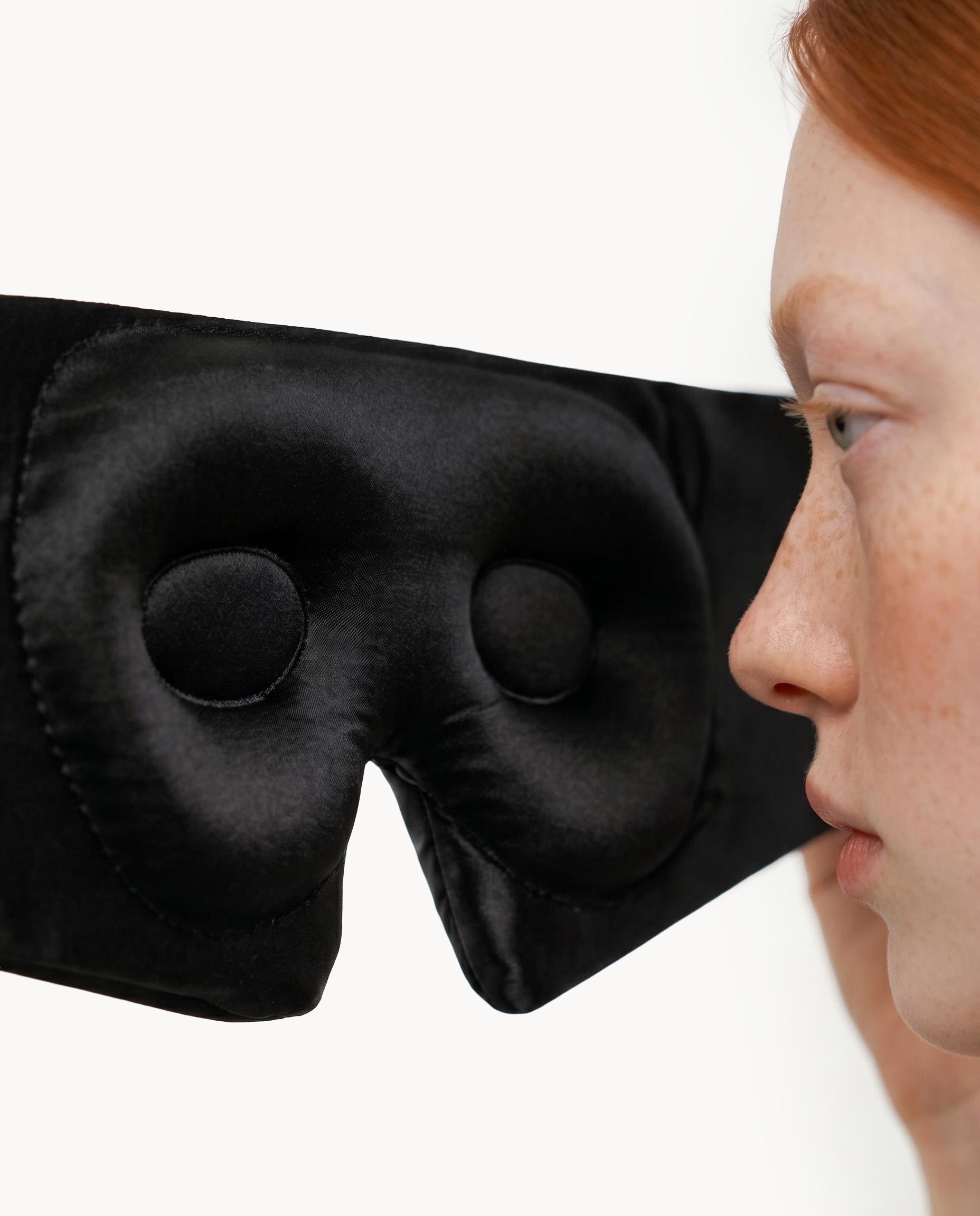 Black Contoured Silk Sleep Mask