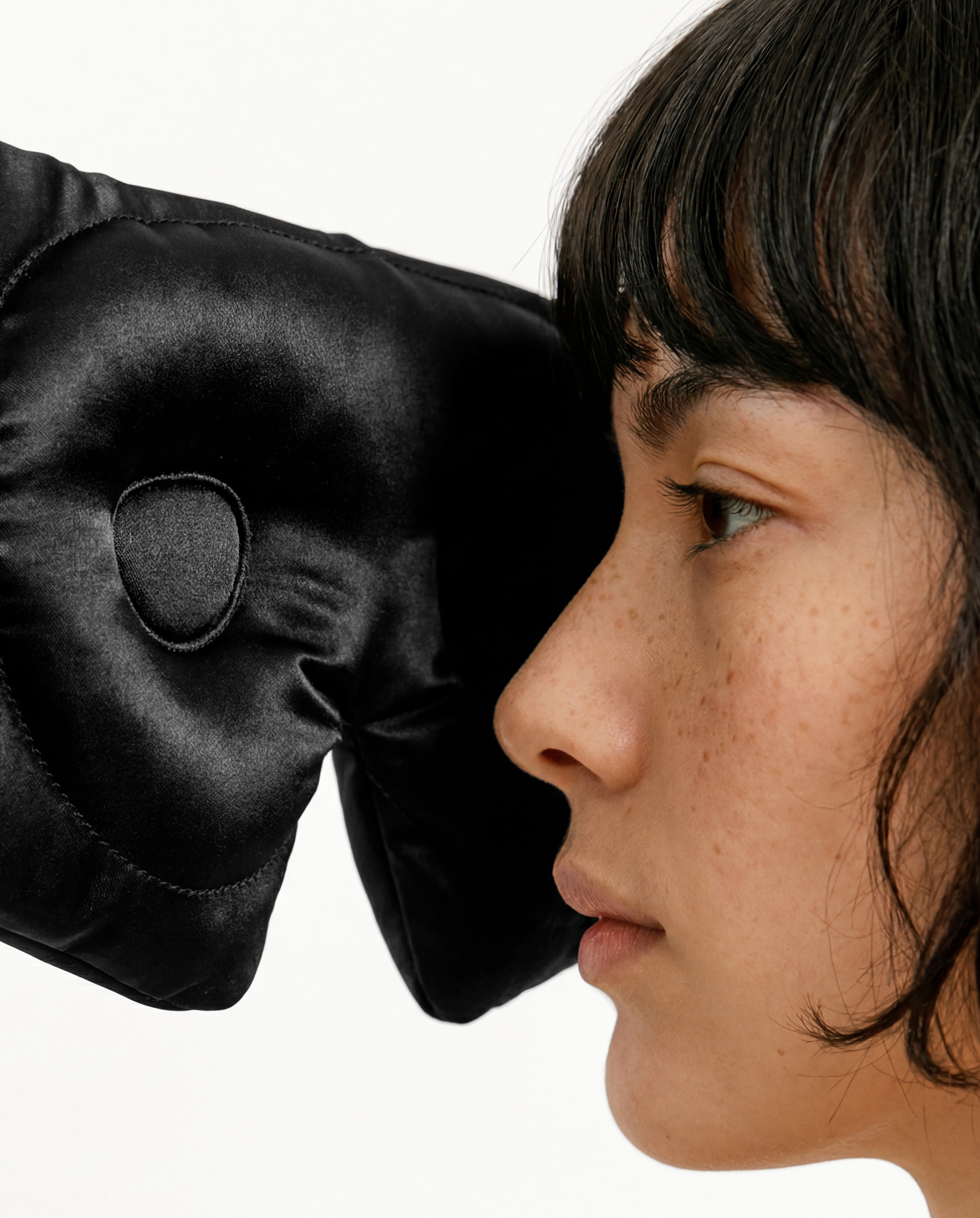 Black Contoured Silk Sleep Mask