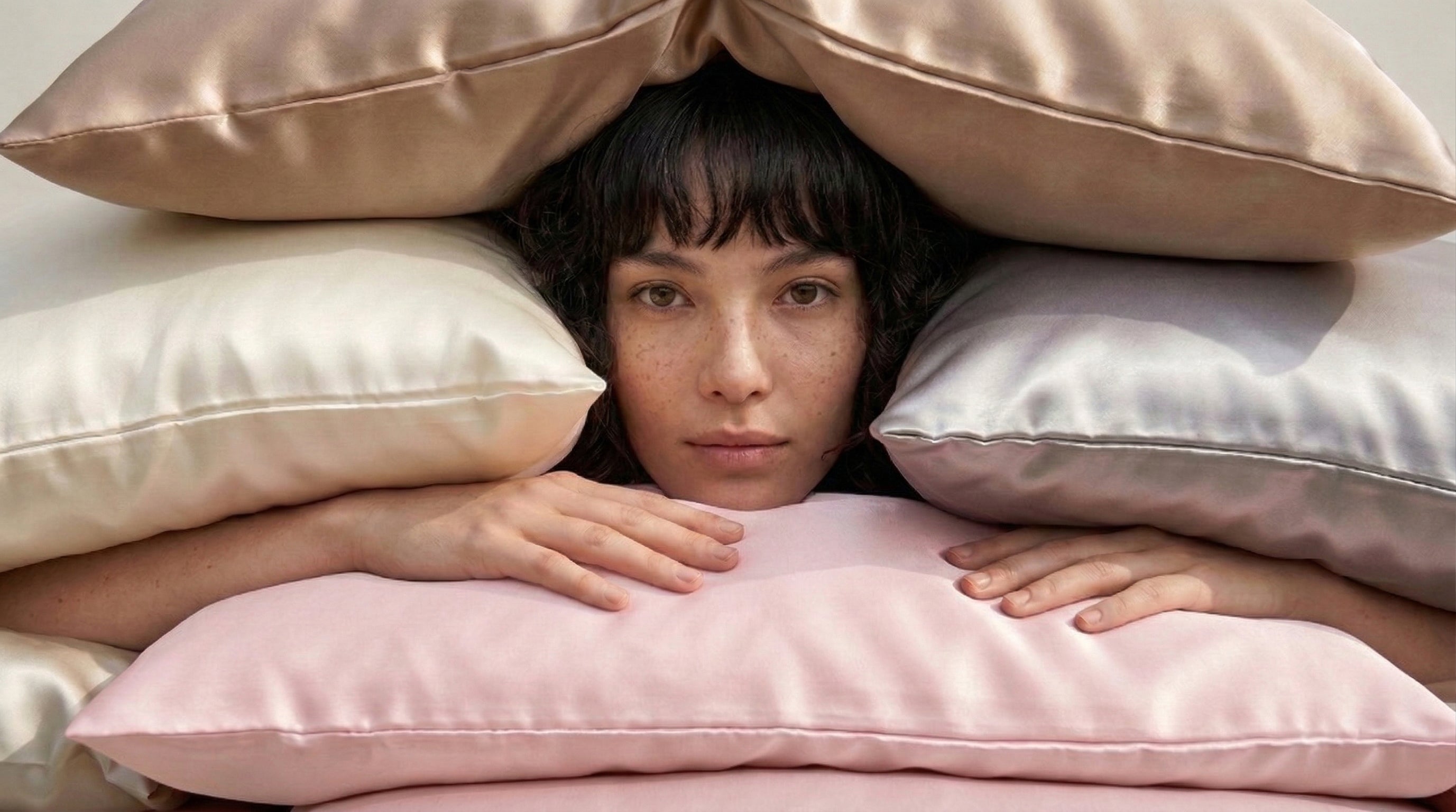 The Benefits of Silk Pillowcases: Skin, Hair and Comfort